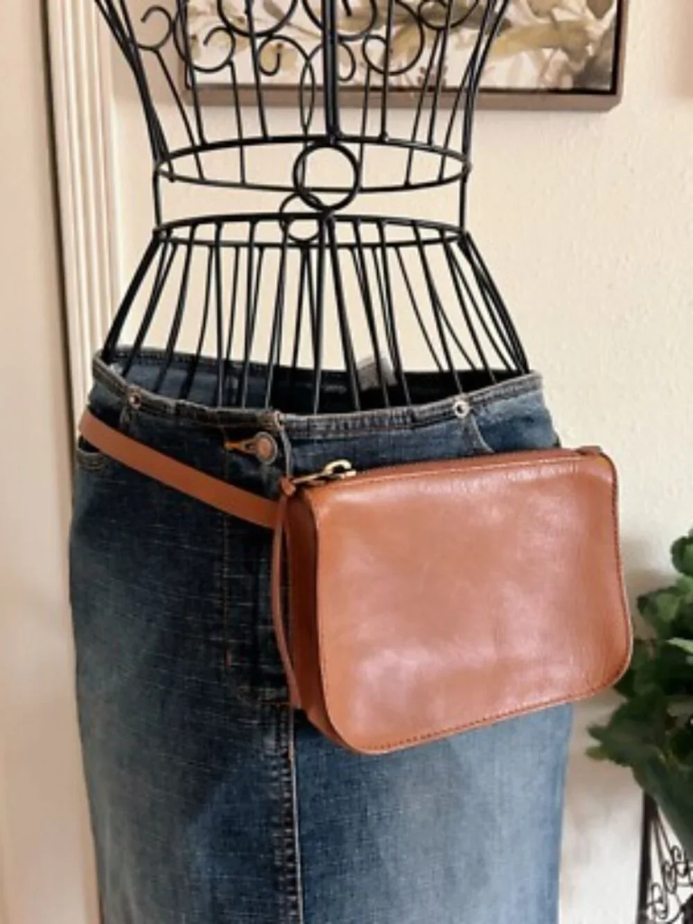 Madewell The Simple Pouch Belt Bag – Saddle Leather, Size Medium, retail $68